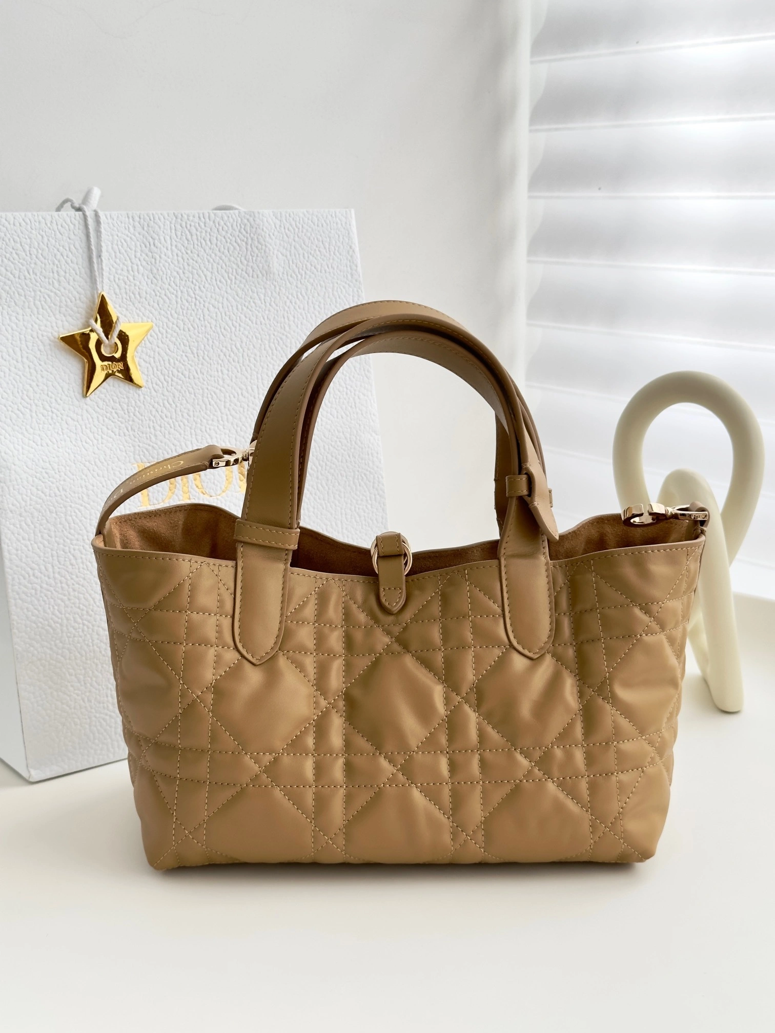 MOMO-- M2822OSHJ-M53U item:D-B000A1581