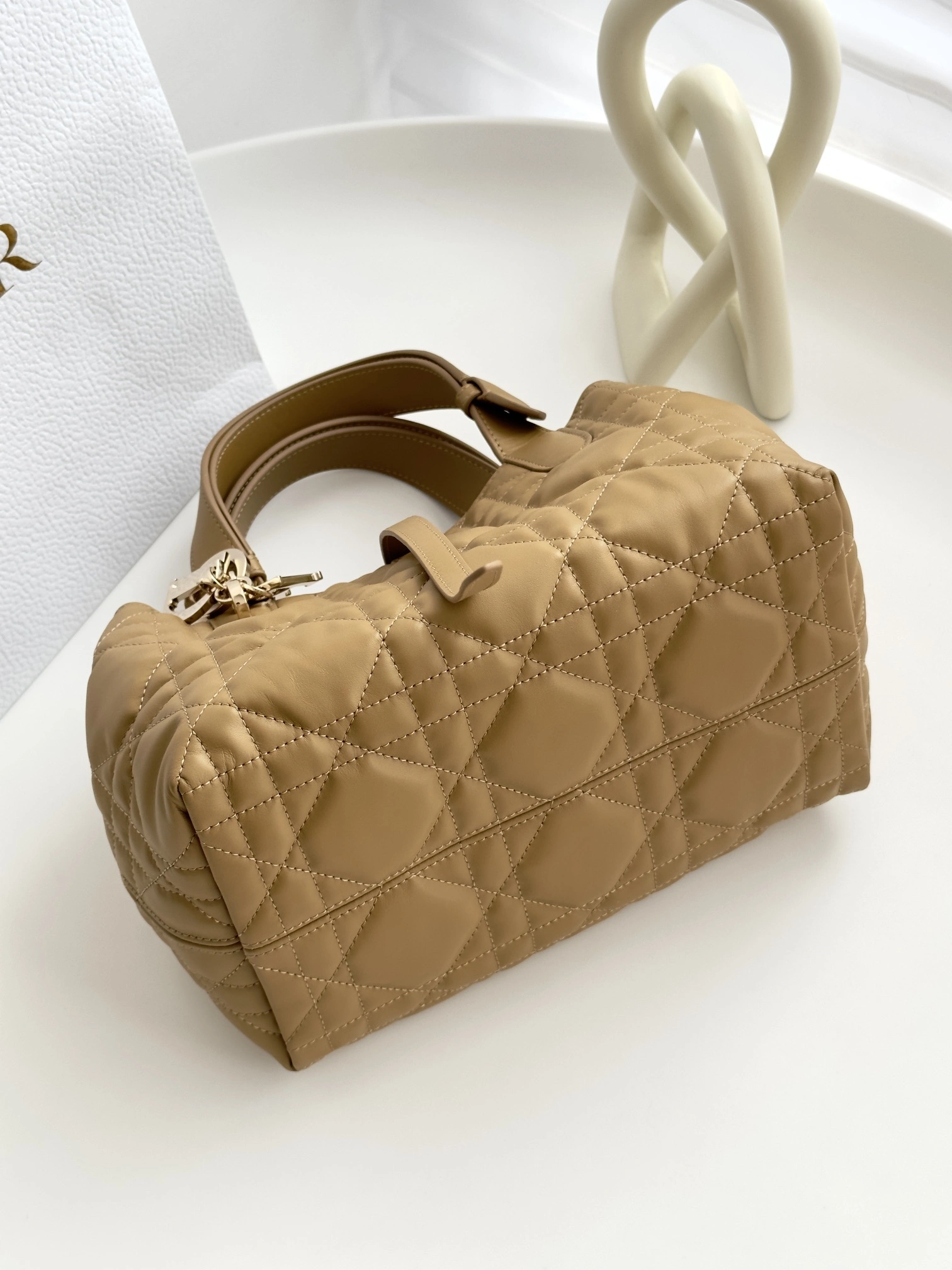 MOMO-- M2822OSHJ-M53U item:D-B000A1581