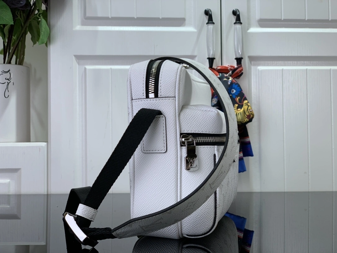 MOMO-- M30873 item：C-B063F0930R