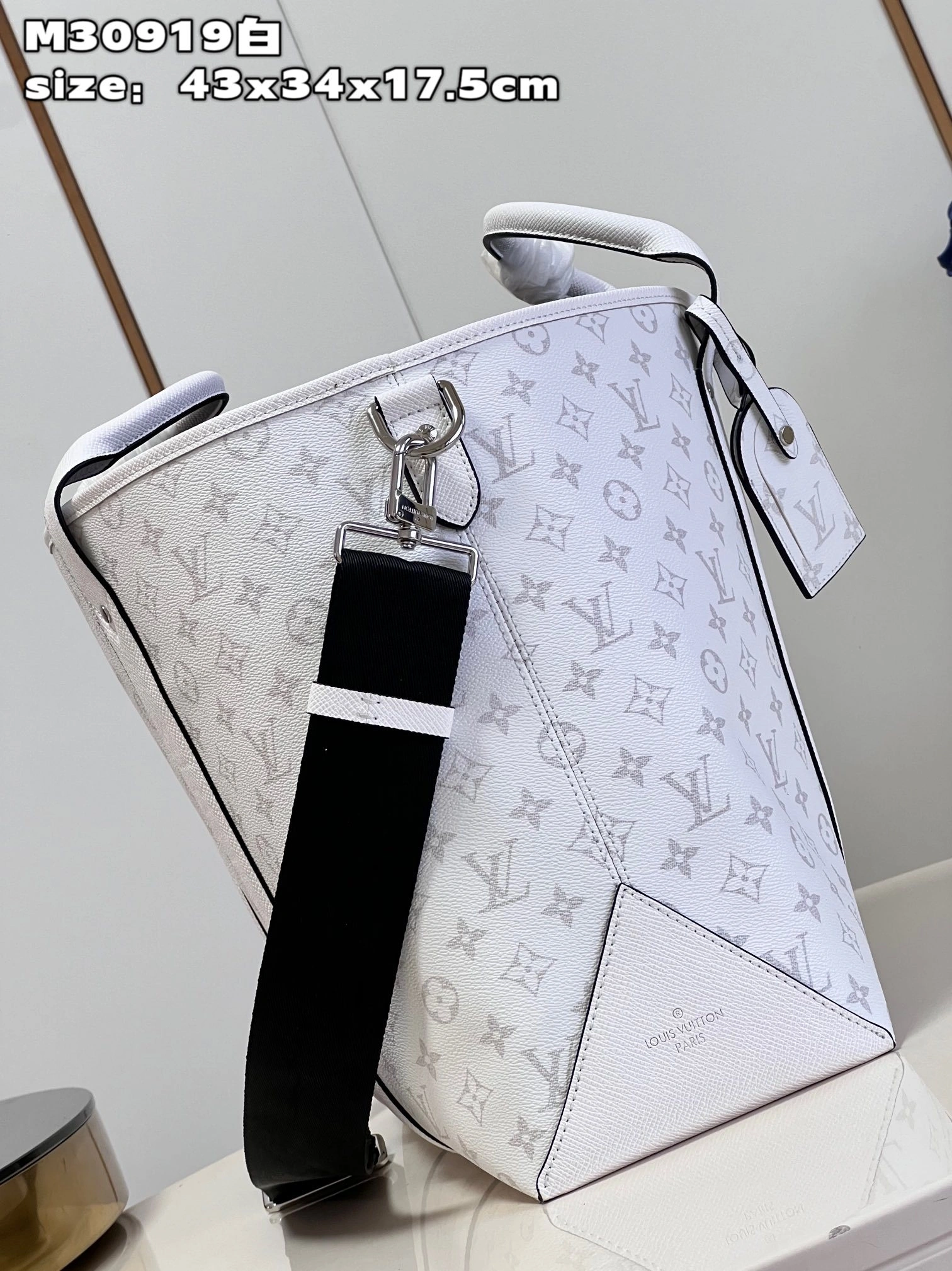 MOMO-- M30919 item：C-B479F0989R