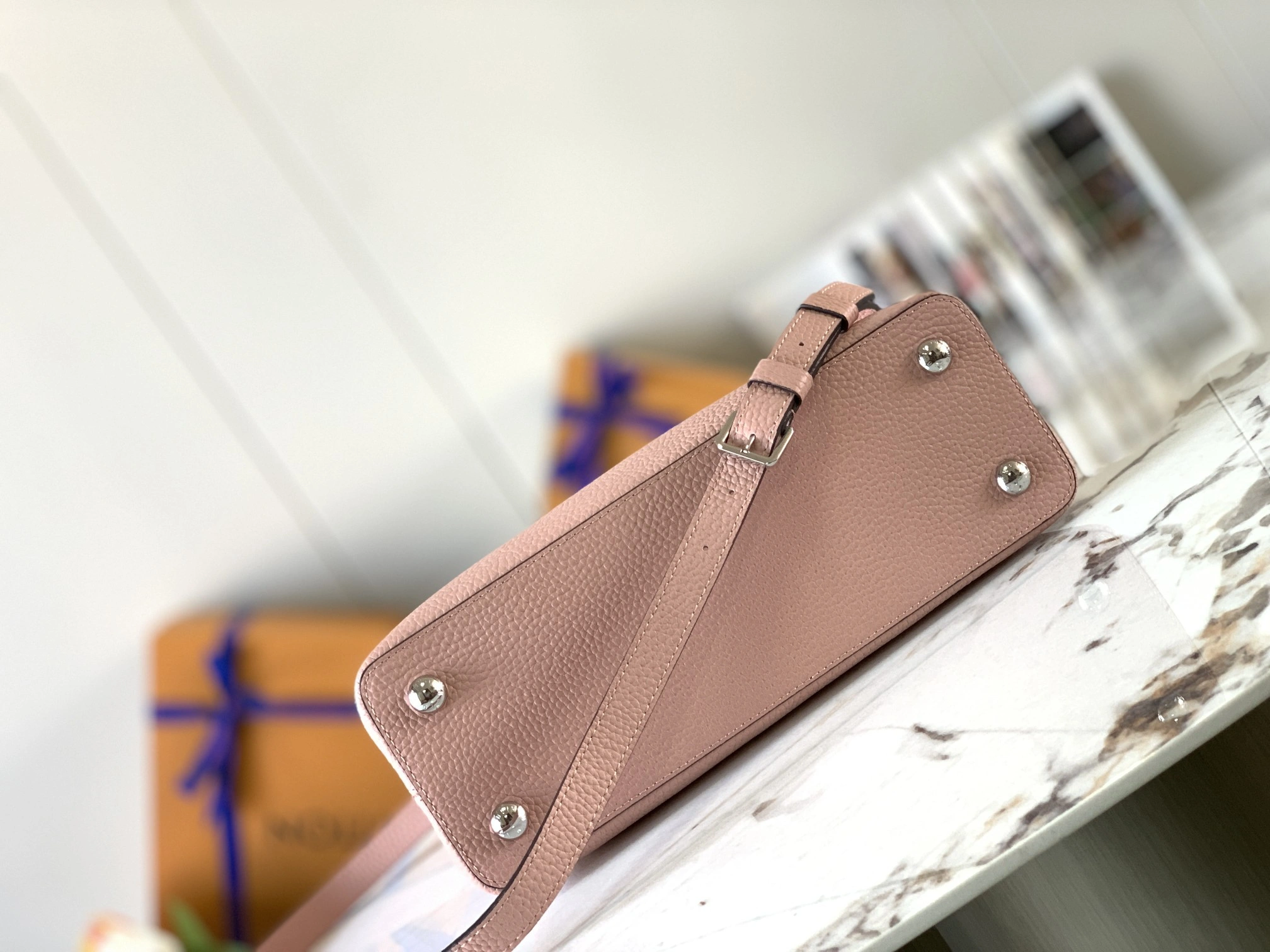 MOMO-- M42258 high quality version item：C-B000H0803R