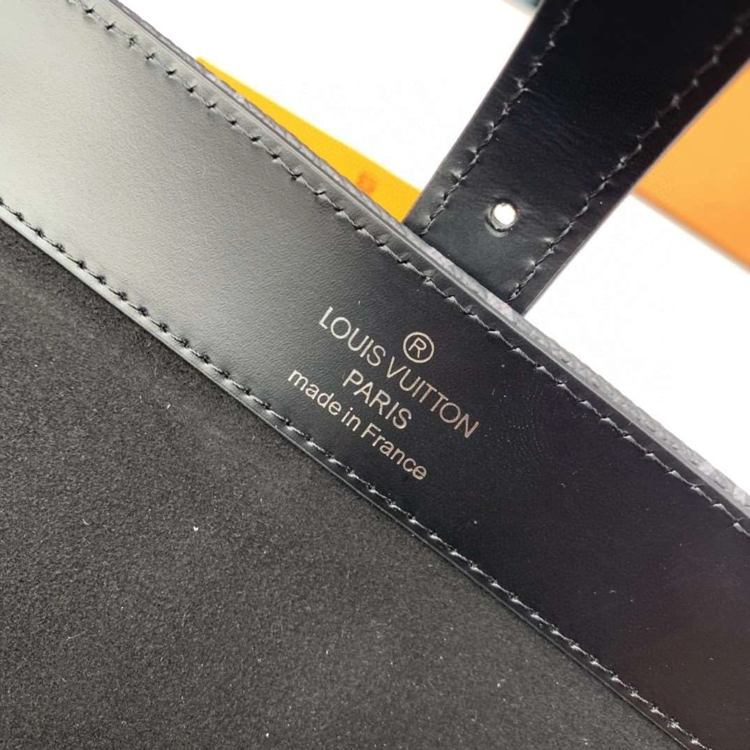 &MOMO-- M43385 cowhide item : A-B340G3137