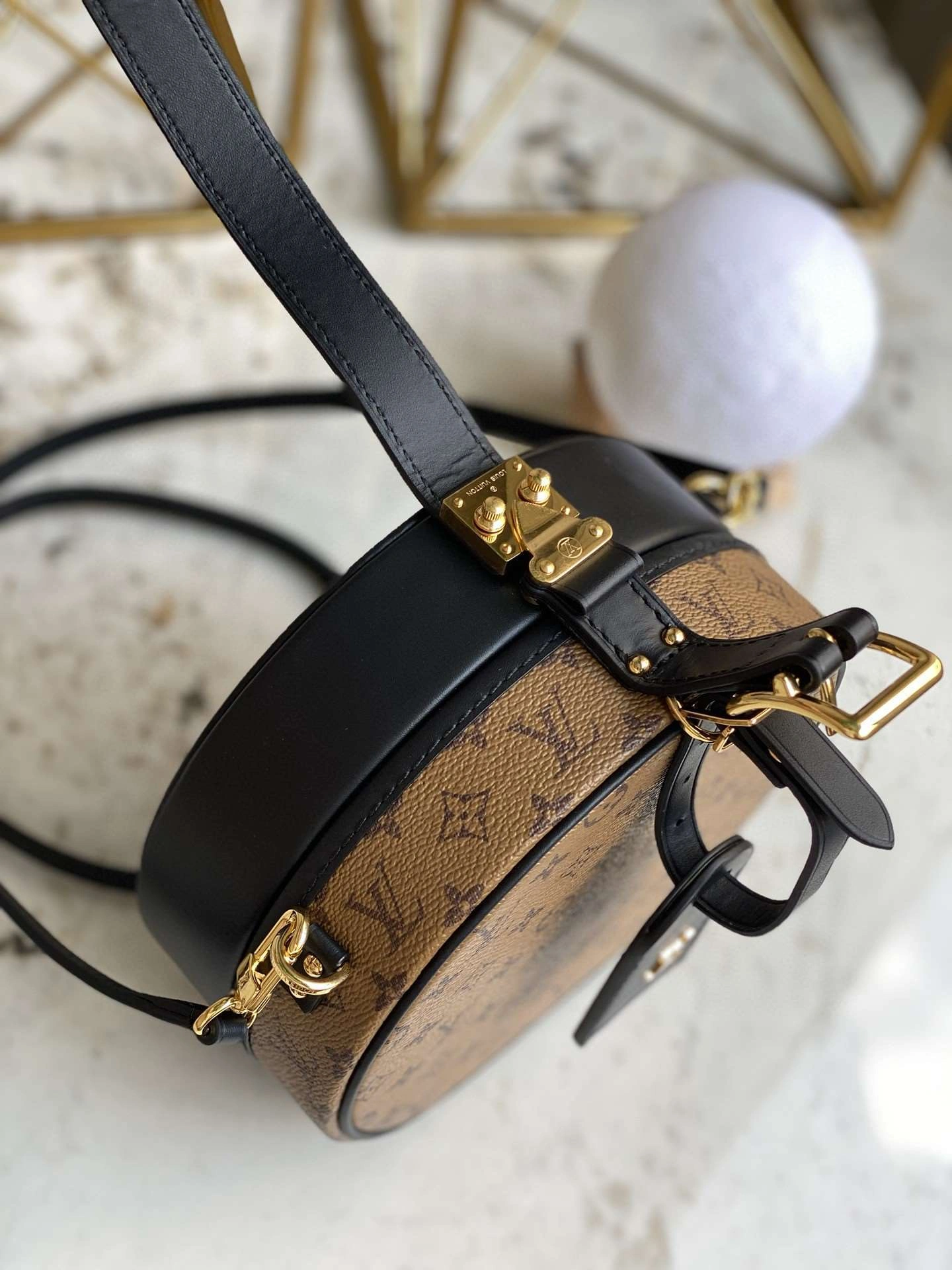 *MOMO-- M43510 Calfskin item : A-B00G3123