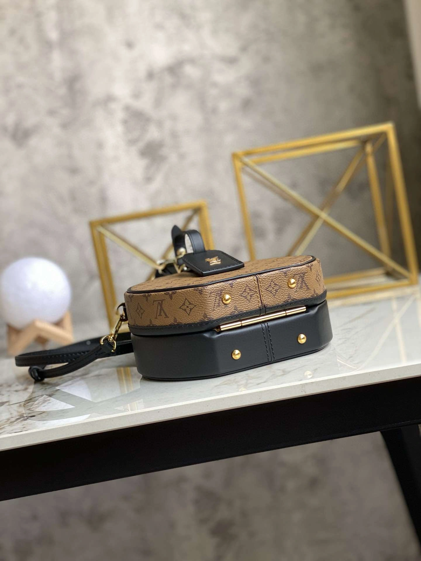 *MOMO-- M43510 Calfskin item : A-B00G3123