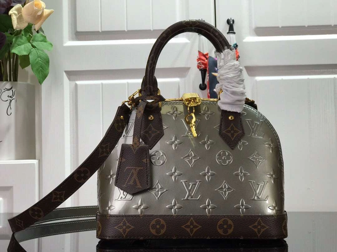 MOMO-- M44389 item:174B65D0728