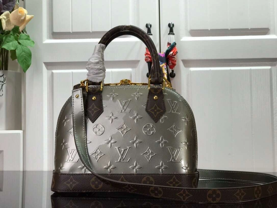 MOMO-- M44389 item:174B65D0728