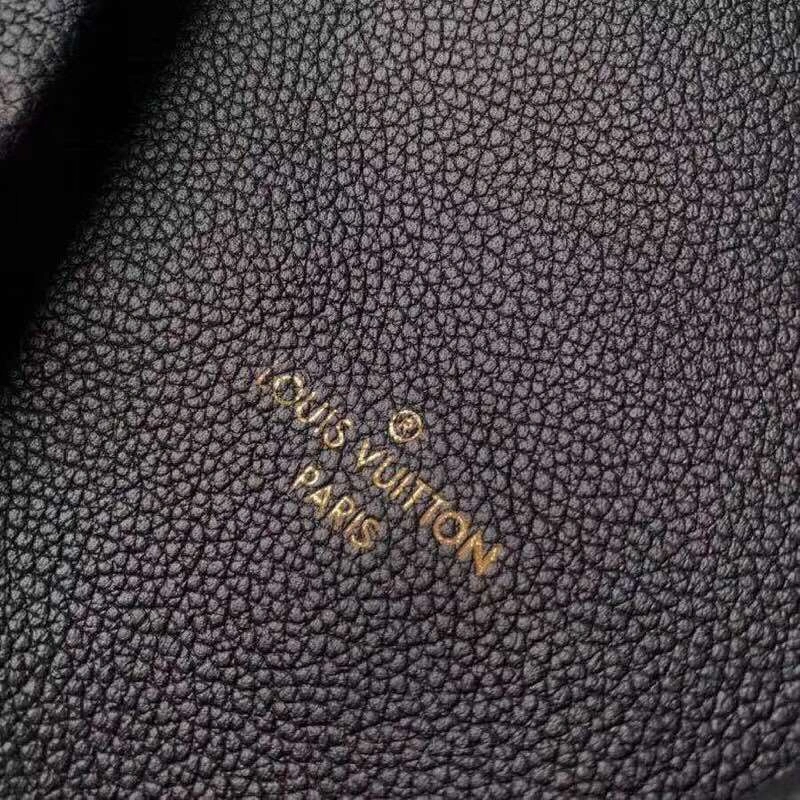 *MOMO-- M44421 cowhide item : A-B00G3130