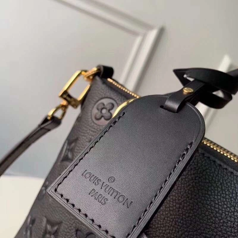 *MOMO-- M44421 cowhide item : A-B00G3130