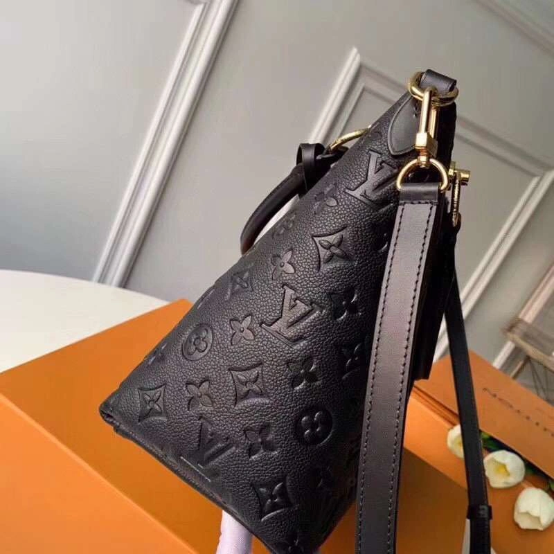 *MOMO-- M44421 cowhide item : A-B00G3130