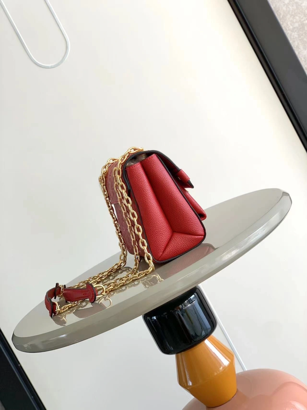 MOMO-- M44554 item:D-B063A1561