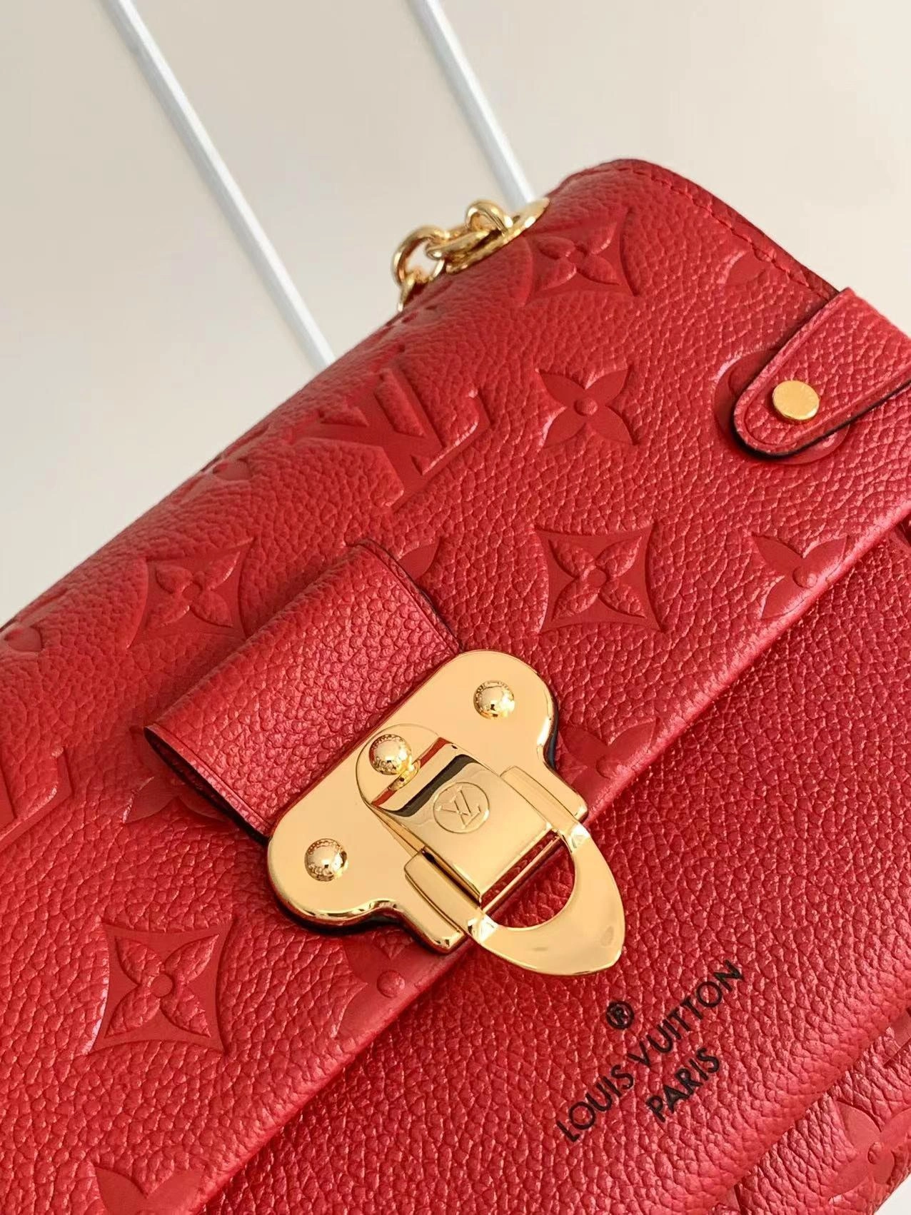MOMO-- M44554 item:D-B063A1561