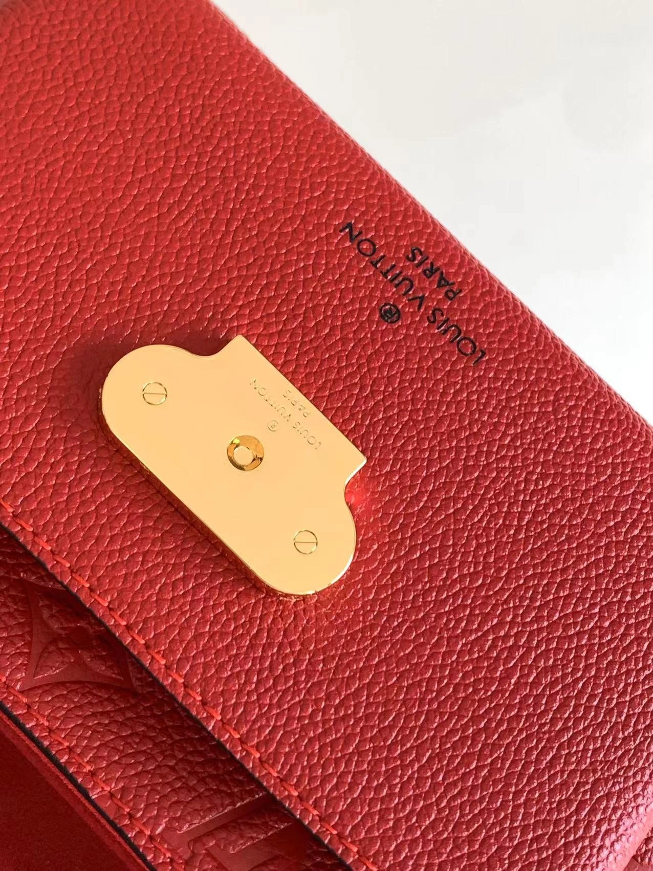 MOMO-- M44554 item:D-B063A1561