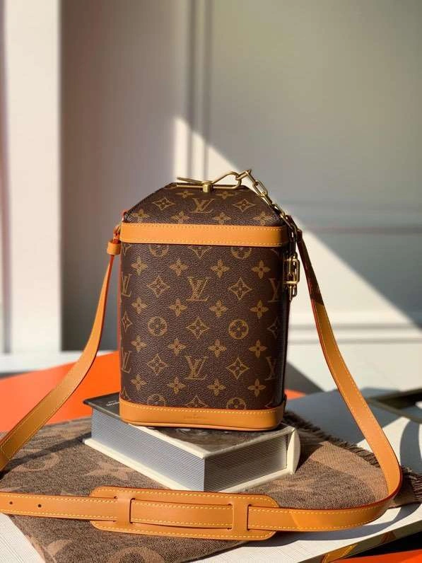 *MOMO-- M44877 cowhide item : A-B00G2965