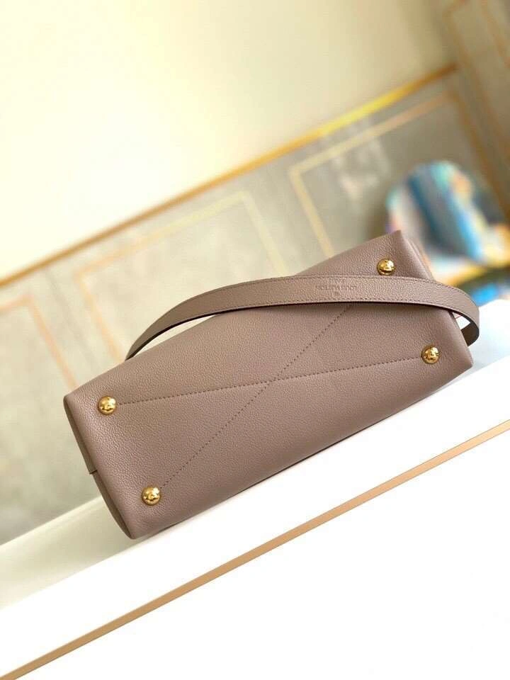*MOMO---M44885 item : A-B106H0234