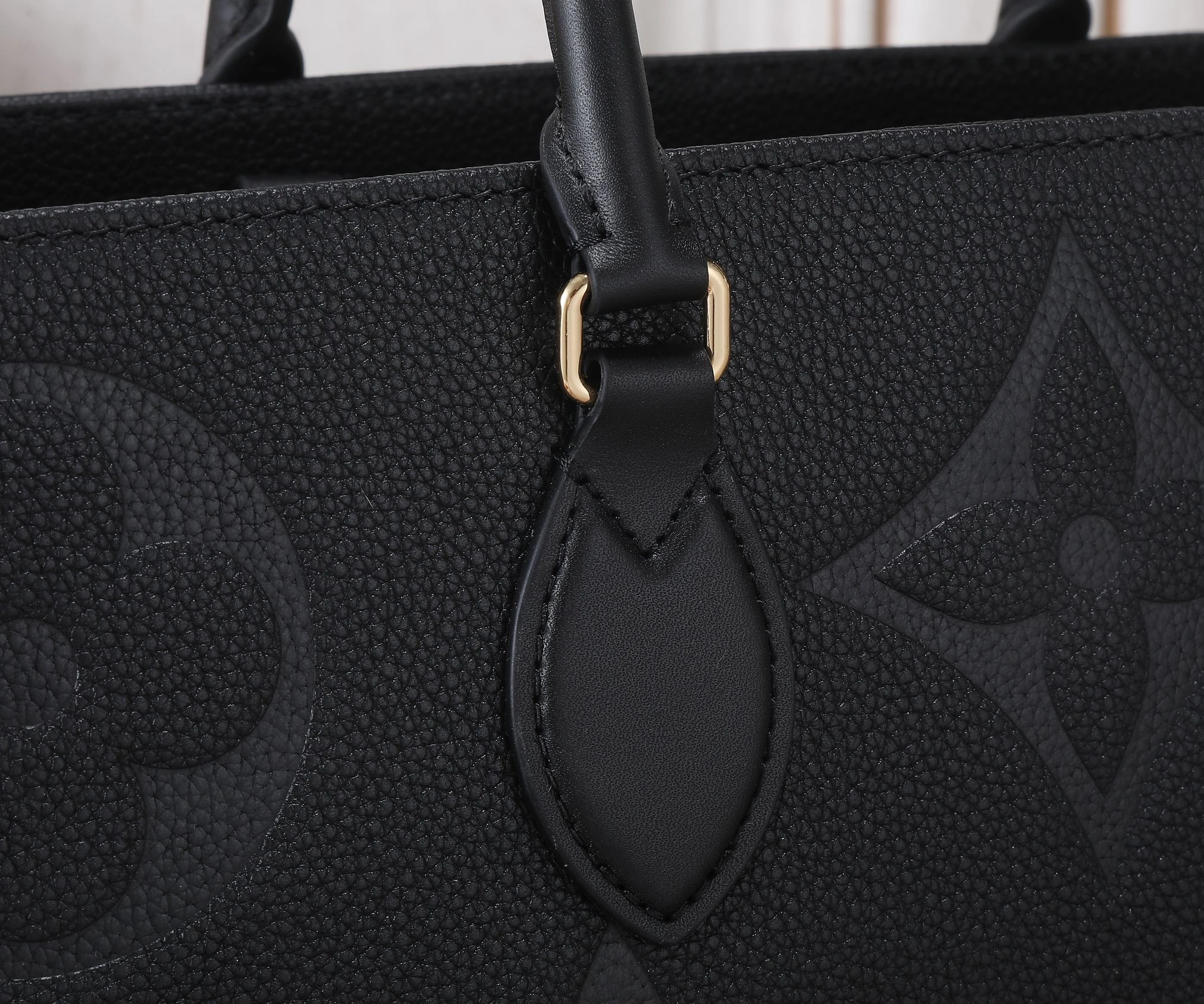 MOMO-- M44925 item：C-B000F0276R