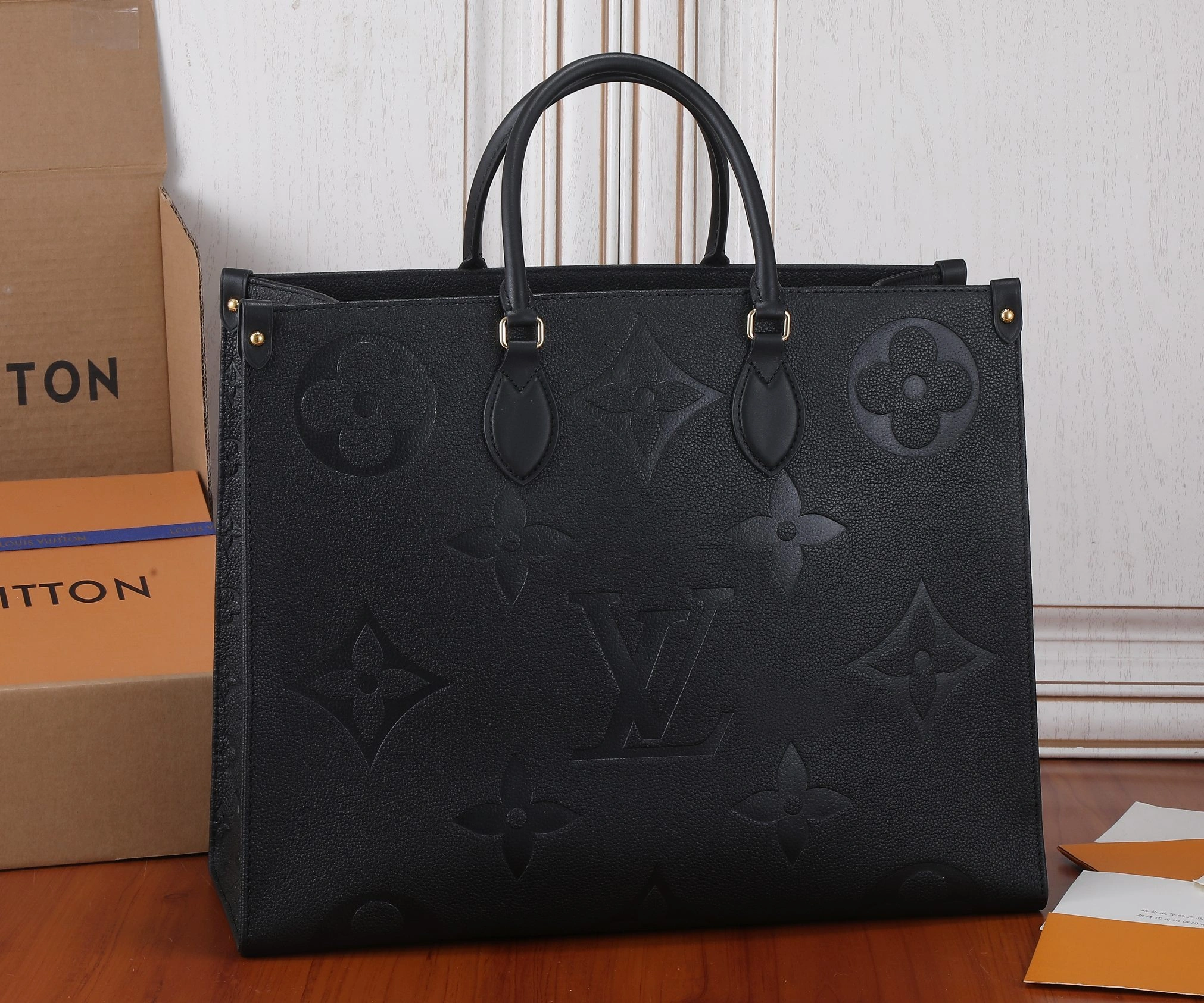MOMO-- M44925 item：C-B000F0276R