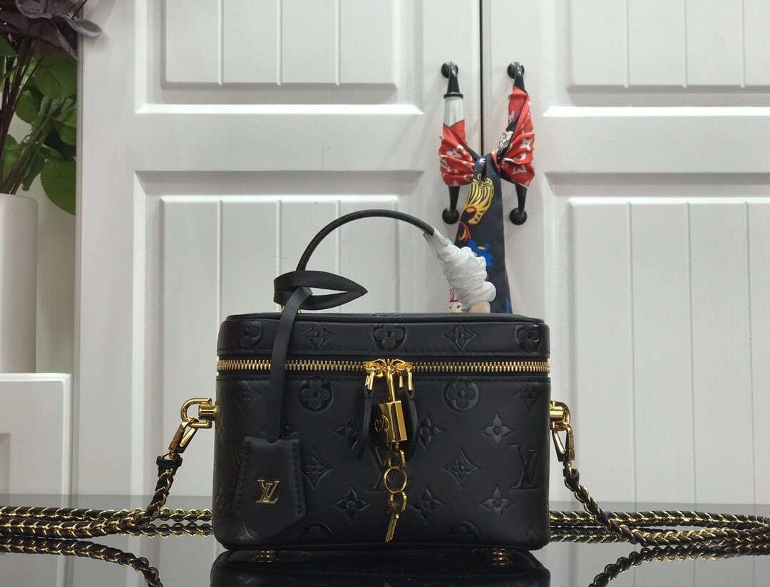 MOMO-- M44985M53369 item:174B70D0715