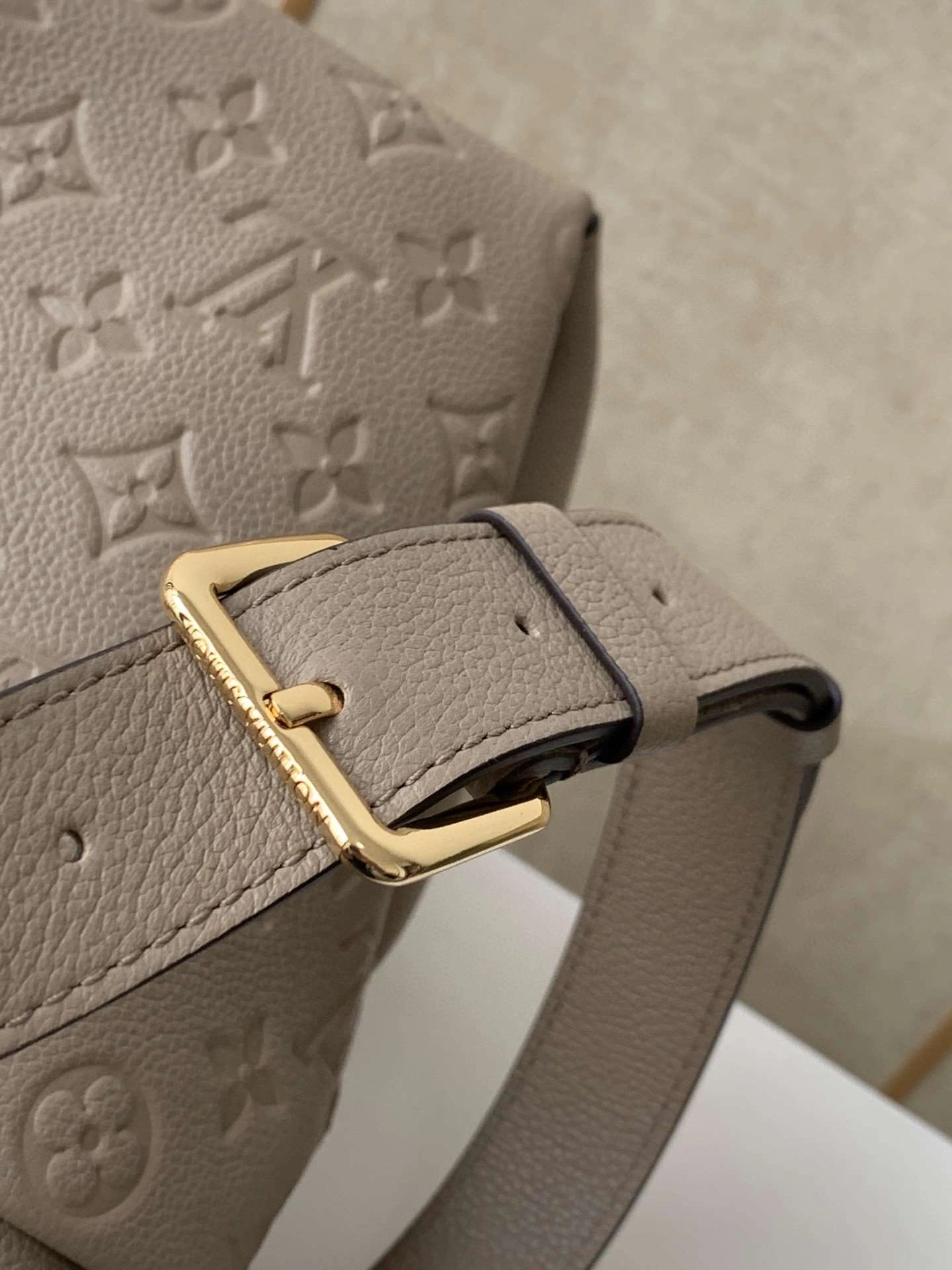 *MOMO-- M45522 item : A-B00G3128