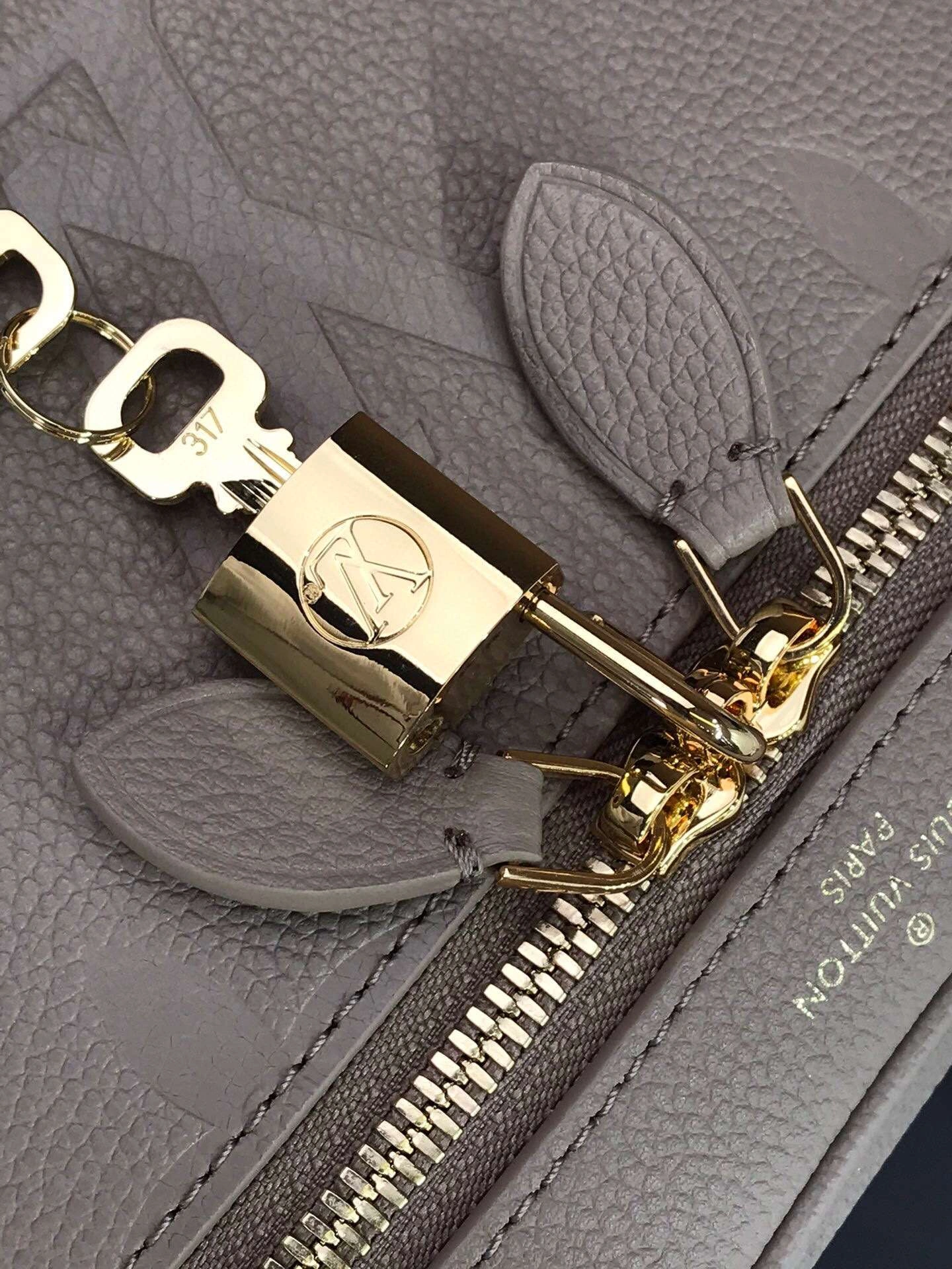 *MOMO-- M45598 M45608 2 Colour item:174B68D0717-2