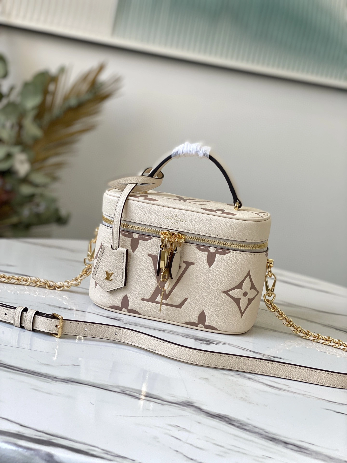 MOMO-- M45599 item : A-B00H0301
