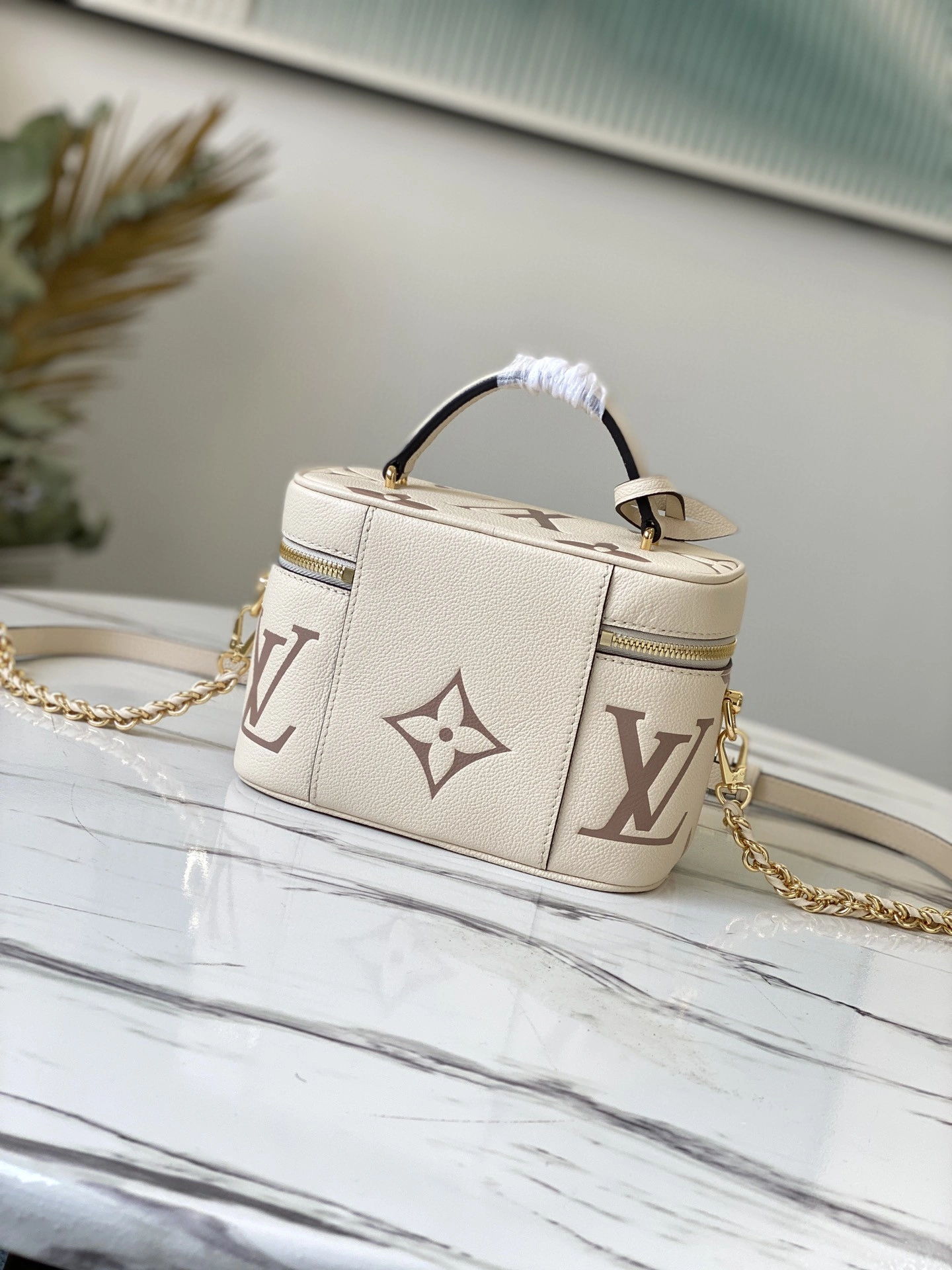 MOMO-- M45599 item : A-B00H0301