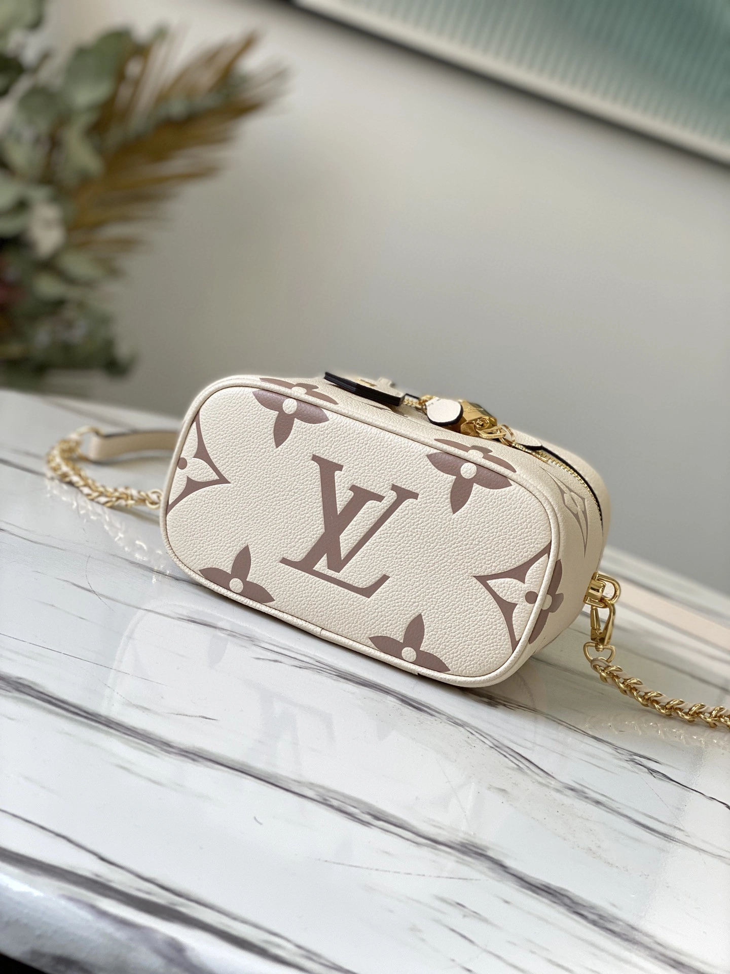 MOMO-- M45599 item : A-B00H0301