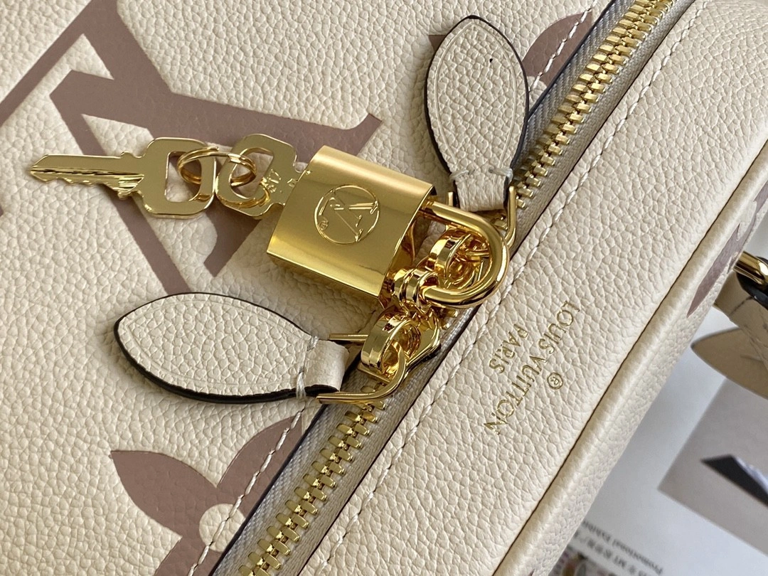 MOMO-- M45599 item : A-B00H0301