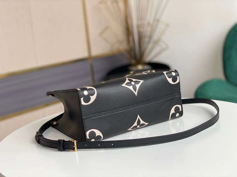 *MOMO-- M45659 cowhide item : A-B330G2830