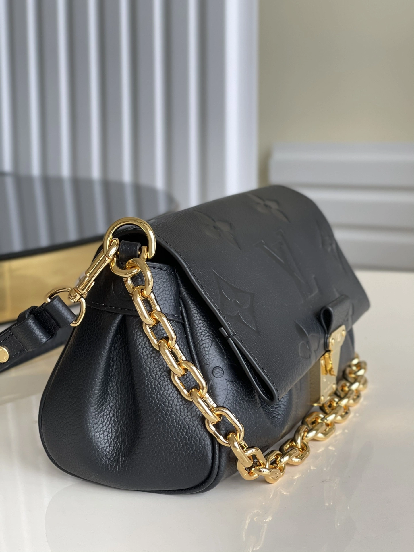 MOMO-- M45813 item：C-B063H1703R