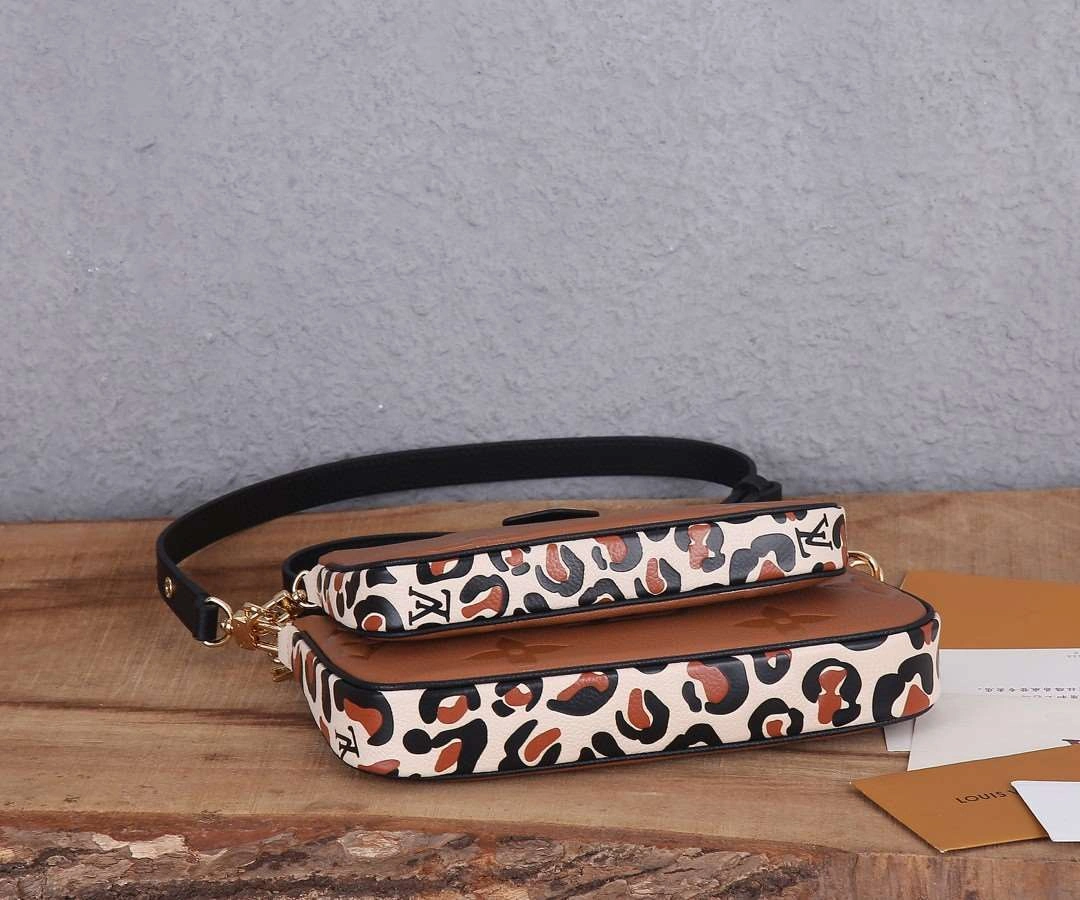 *MOMO-- M45839 cowhide item : A-B00G2742