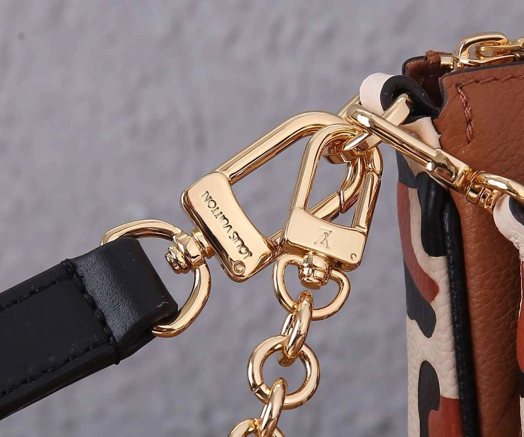 *MOMO-- M45839 cowhide item : A-B00G2742