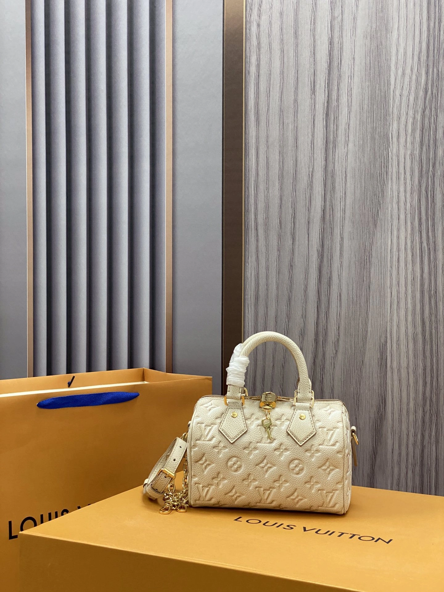 MOMO-- M46163 high quality version item：C-B808H0223R