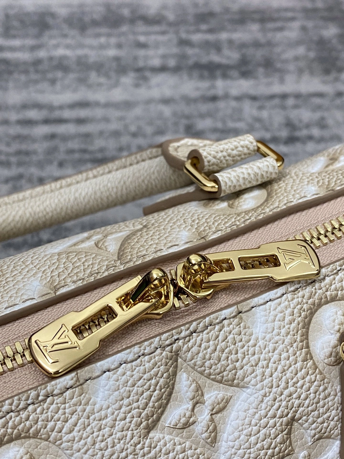 MOMO-- M46163 high quality version item：C-B808H0223R