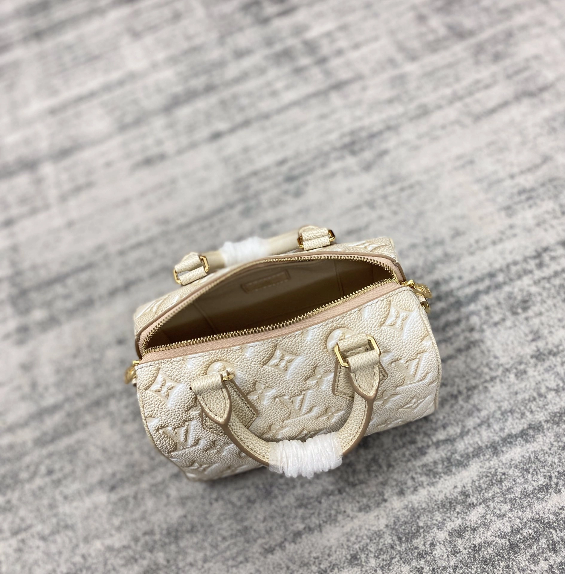 MOMO-- M46163 high quality version item：C-B808H0223R