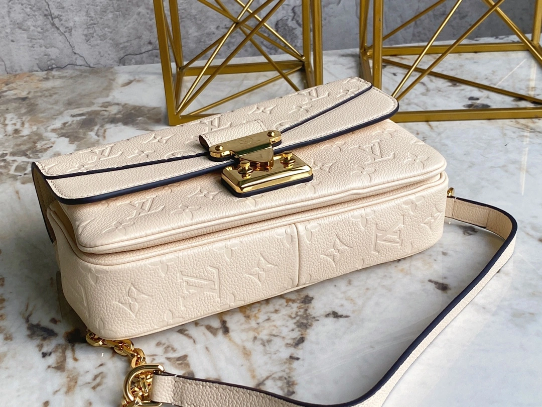 MOMO-- M46201 item：C-B788F0904R