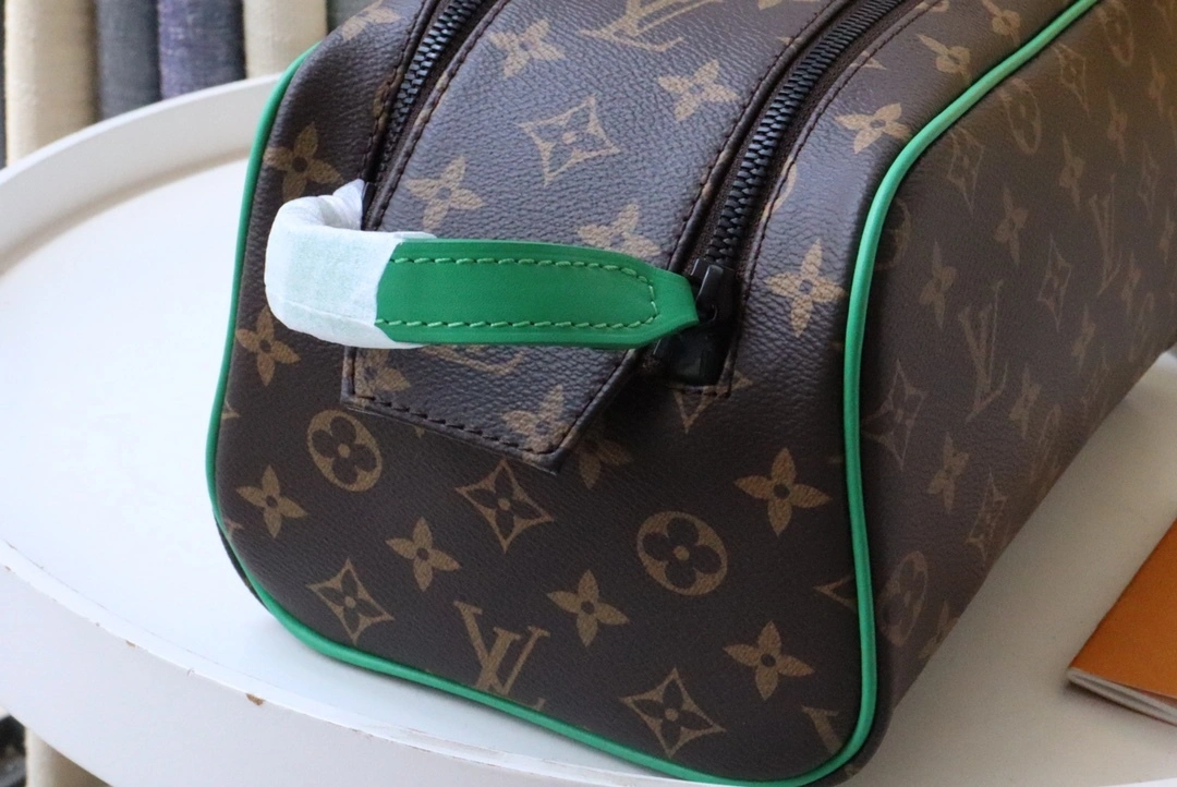MOMO-- M46253 item：C-B000F0263R
