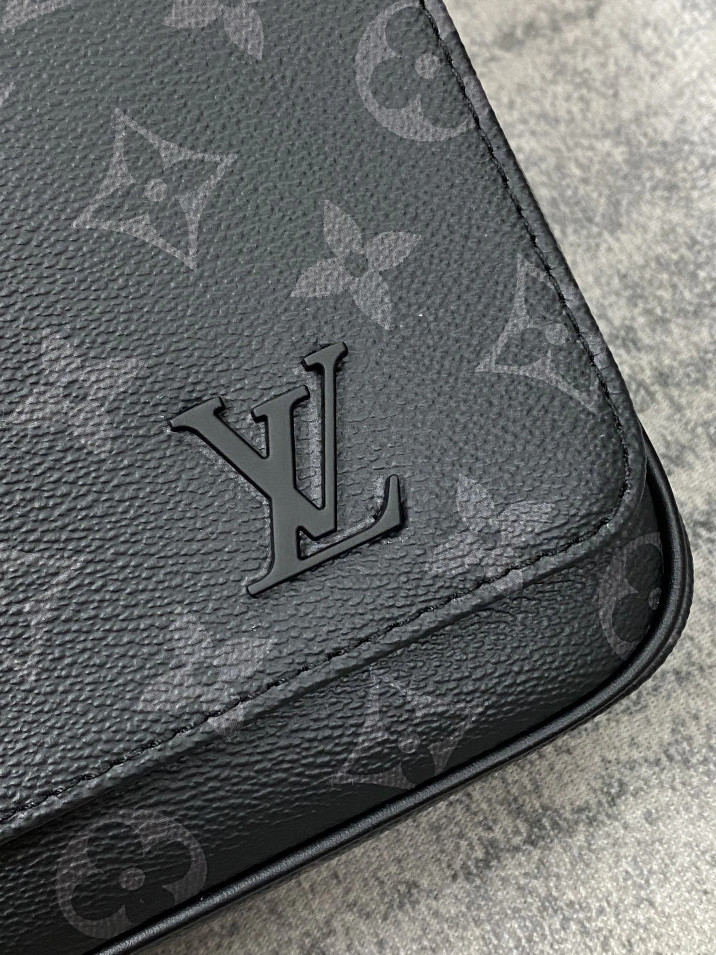 MOMO-- M46255 high quality version item：C-B808G3103R