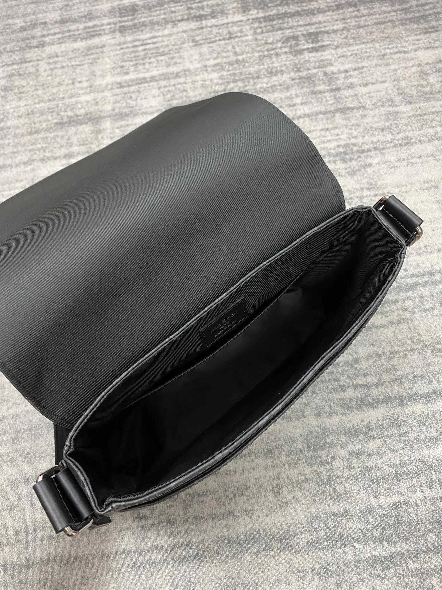 MOMO-- M46255 high quality version item：C-B808G3103R
