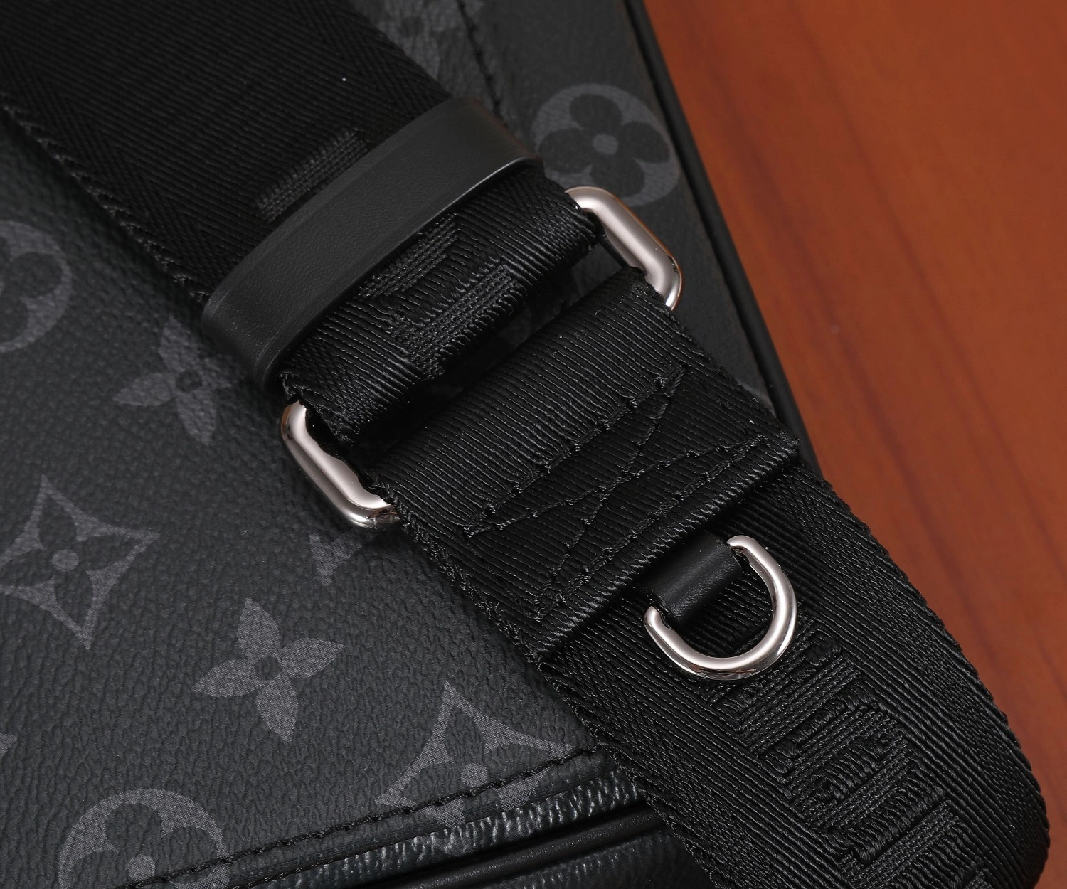 MOMO-- M46255 item：C-B000F0106R