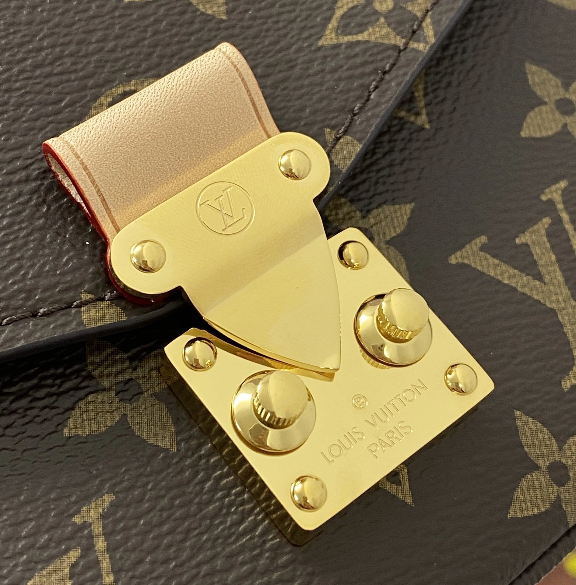 MOMO-- M46279 high quality version item：C-B808G3105R