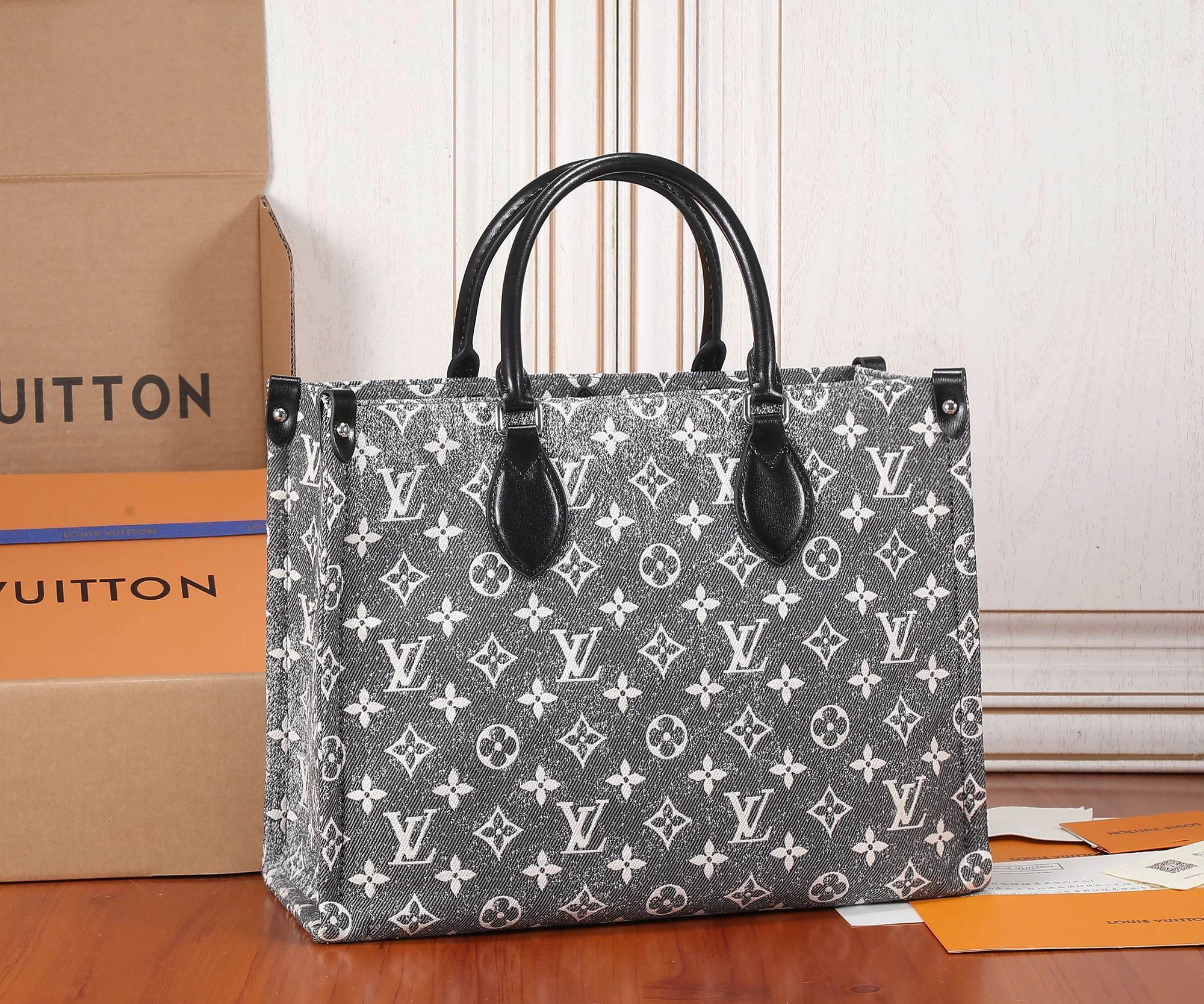 MOMO-- M46448 item：C-B000F0102R