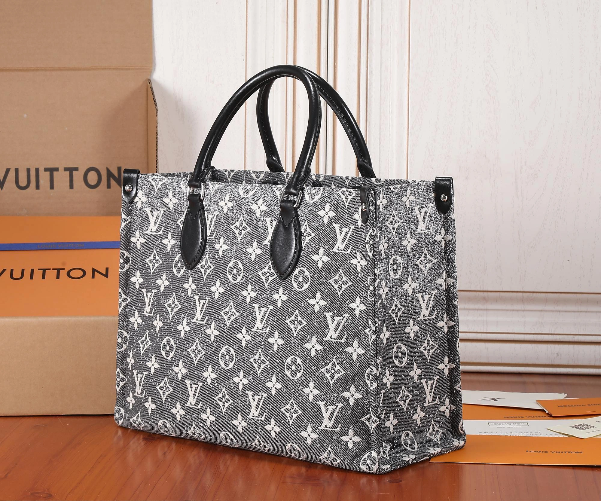 MOMO-- M46448 item：C-B000F0102R