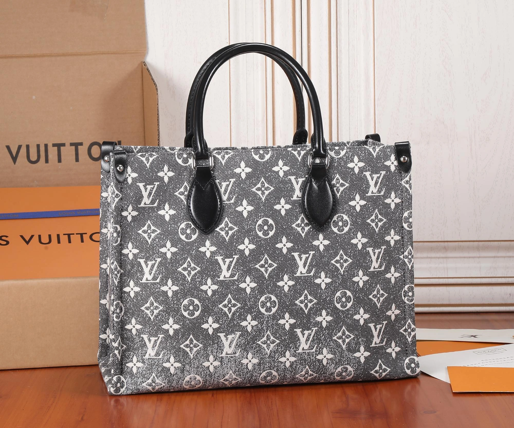 MOMO-- M46448 item：C-B000F0102R
