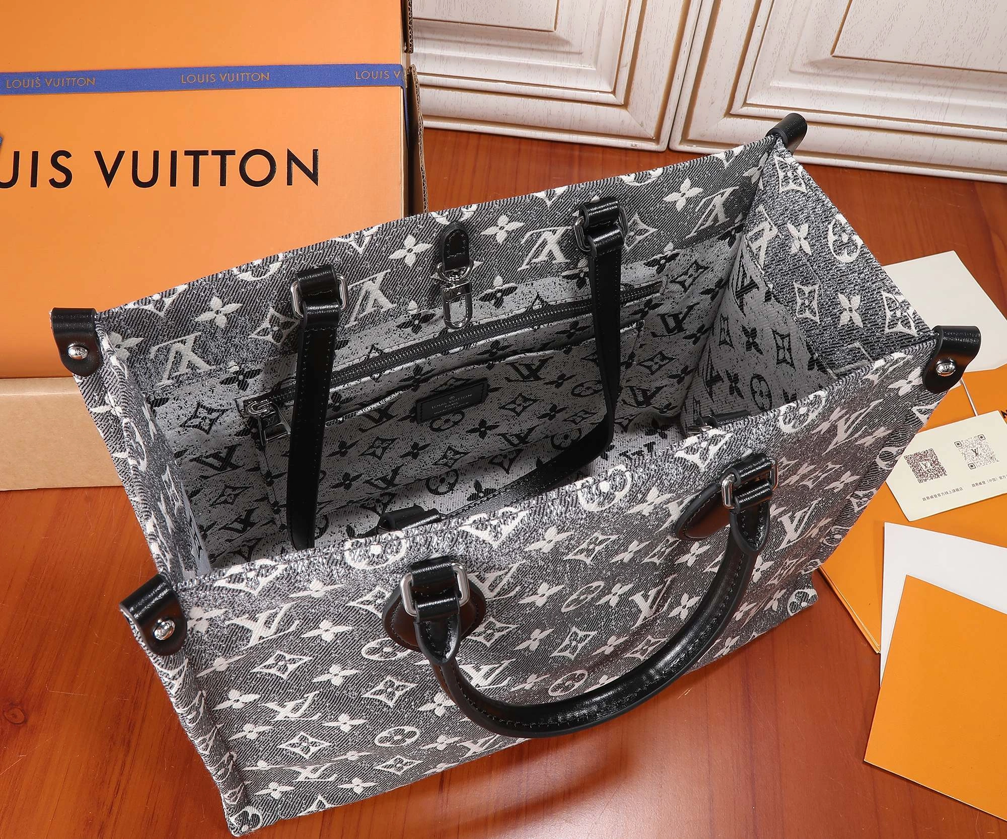 MOMO-- M46448 item：C-B000F0102R