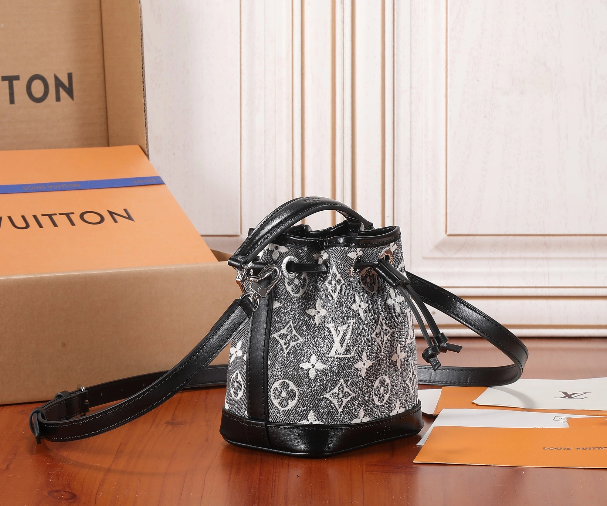 MOMO-- M46449 item：C-B000F0104R