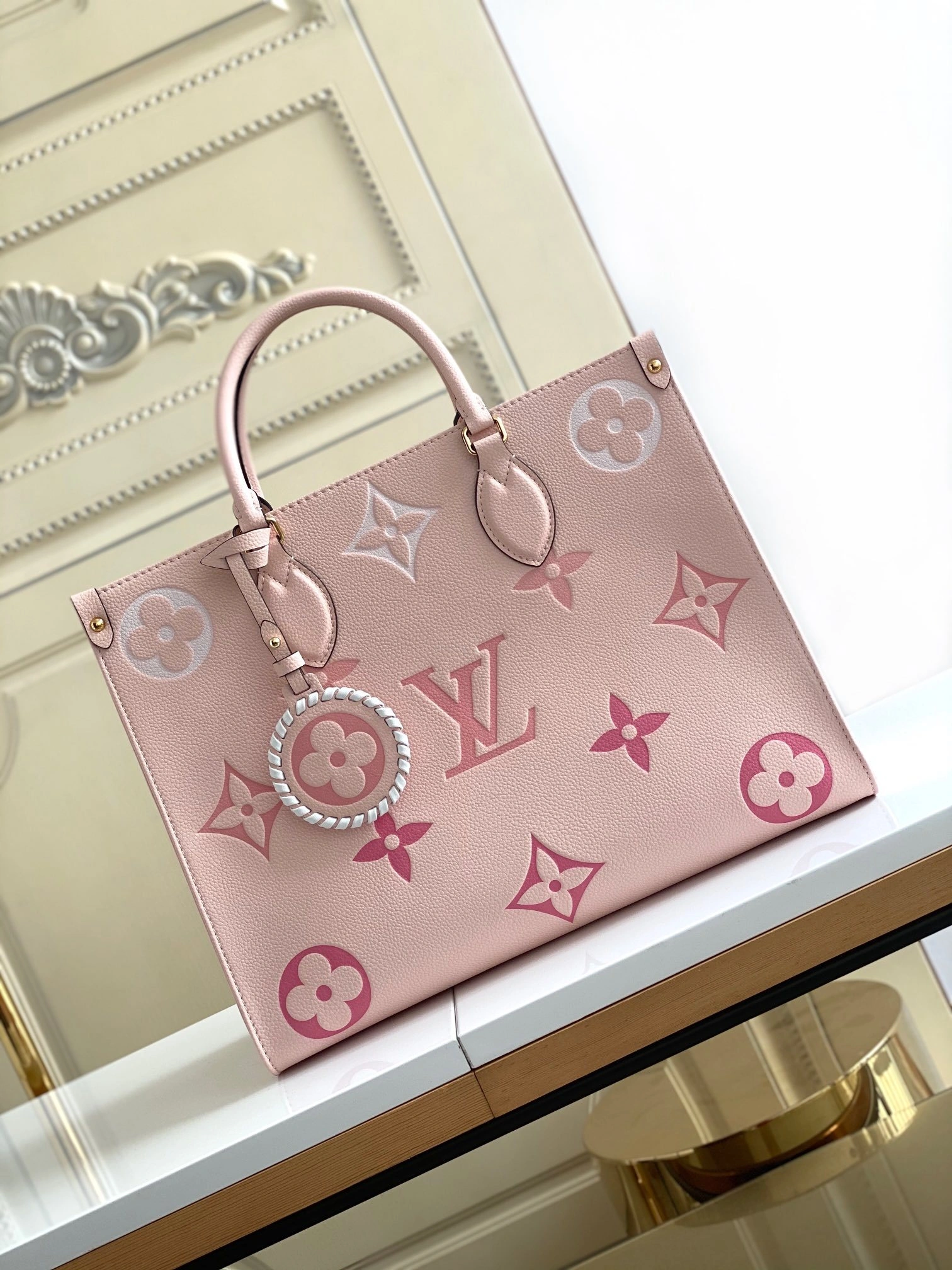 MOMO-- M46542 item：C-B000F0236R