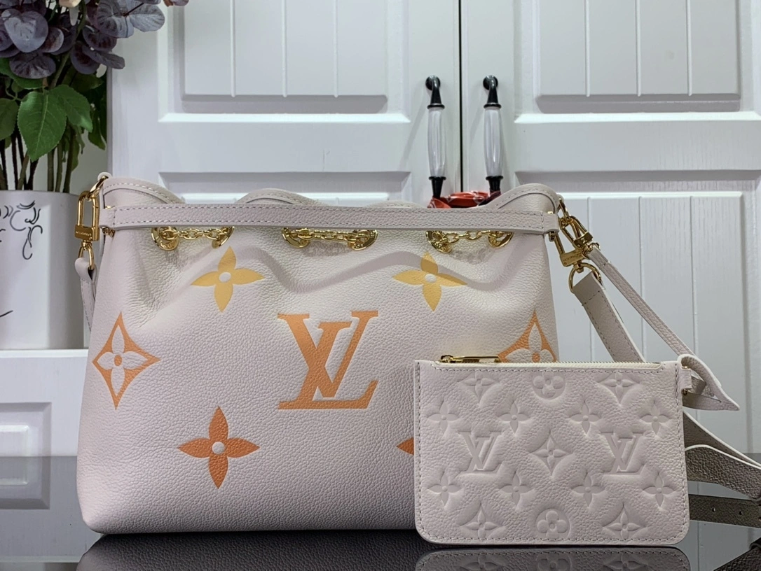 MOMO-- M46545 item：C-B063F0933R