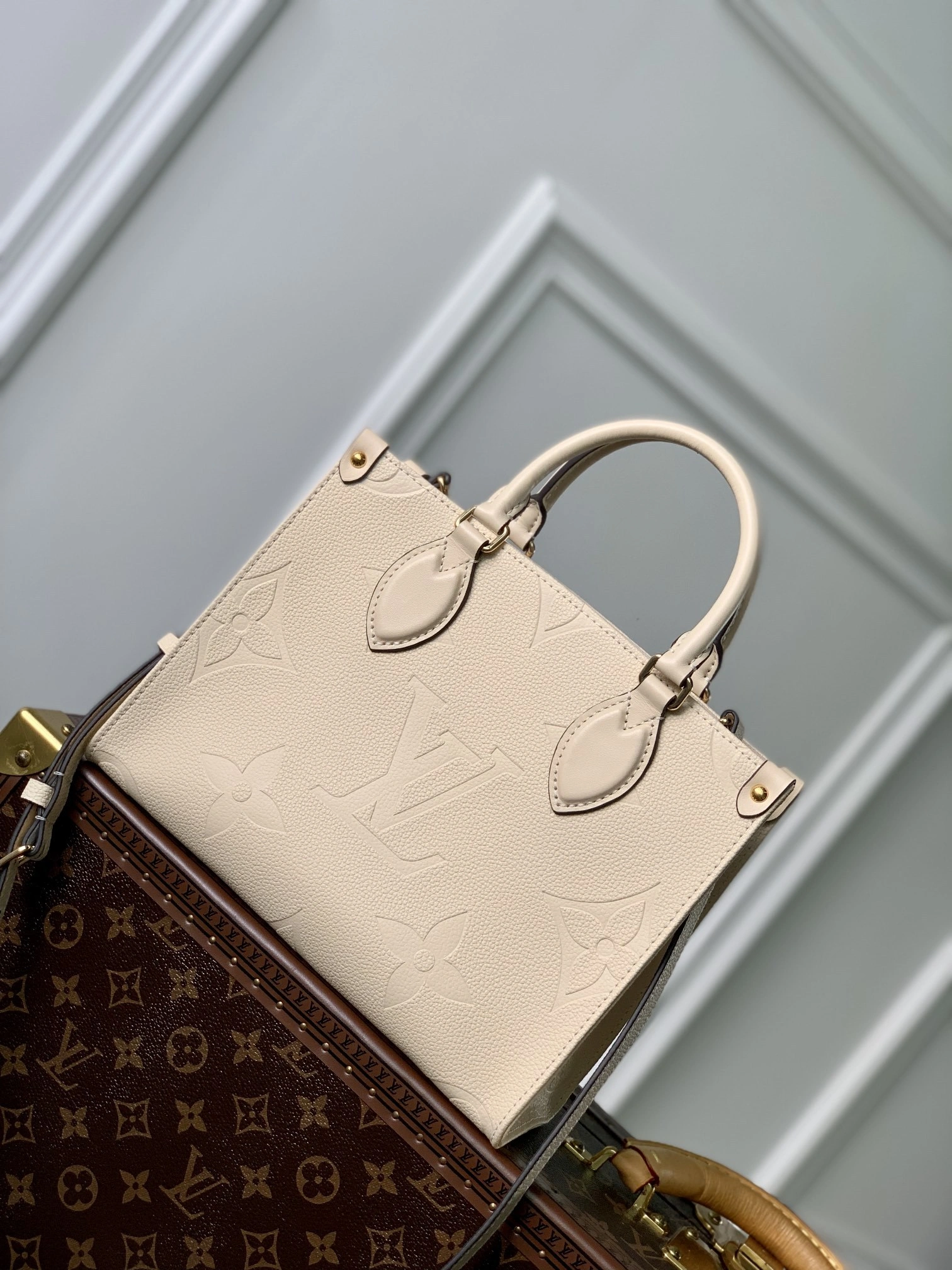 MOMO-- M46569 item：C-B063F0977R