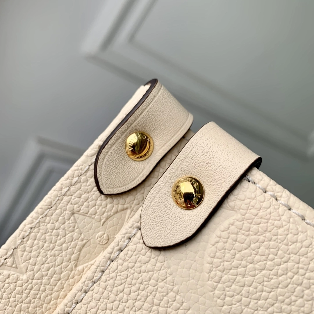 MOMO-- M46569 item：C-B063F0977R