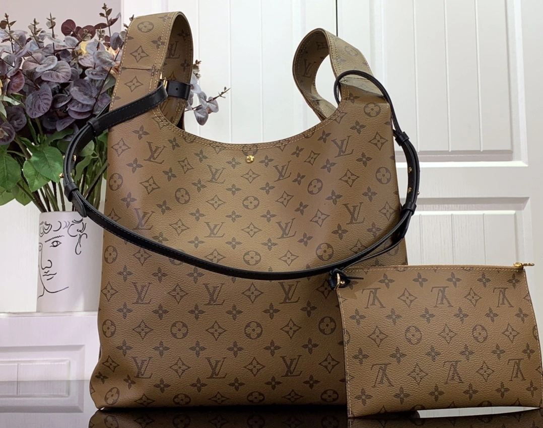 MOMO-- M46821 Atlantis Monogram item:C-B063K2204R